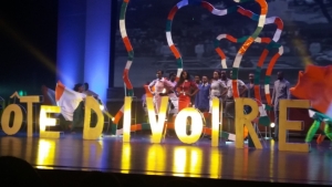 Spectacle : &laquo; C&ocirc;te d&rsquo;Ivoire, je t&rsquo;aime &raquo; de Georges Monboye, &eacute;mouvant voyage de la colonisation au r&ecirc;ve d&rsquo;&eacute;mergence (Magazine)