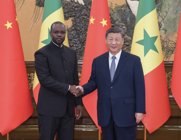 Xi Jinping re&ccedil;oit le Premier ministre s&eacute;n&eacute;galais