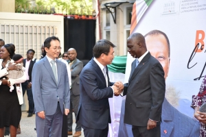 C&eacute;l&eacute;bration de l&rsquo;ind&eacute;pendance &agrave; Paris : l&rsquo;Ambassadeur Maurice Bandama salue le dynamisme de la diaspora ivoirienne