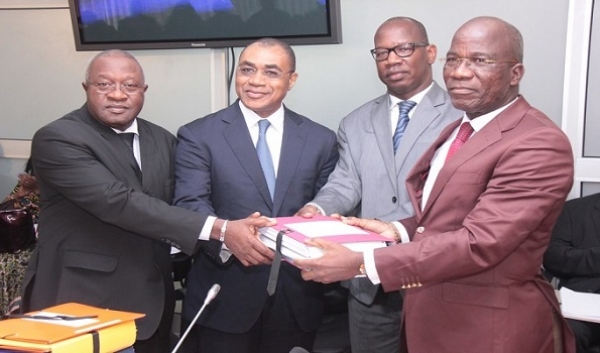 C&eacute;r&eacute;monie de passation de charge du nouveau Directeur g&eacute;n&eacute;ral du Tr&eacute;sor et de la comptabilit&eacute; publique Jacques Konan Assahor&eacute;, pr&eacute;sid&eacute;e par l&rsquo;Inspecteur g&eacute;n&eacute;ral des finances Lassana Sylla (Ph AIP)