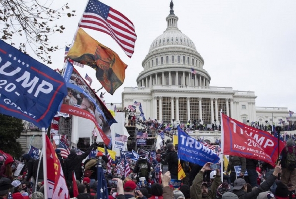 USA: un mort enregistr&eacute; dans les violences au capitole