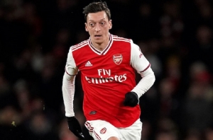 Mesut &Ouml;zil met fin &agrave; sa carri&egrave;re