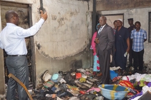 Yopougon-Incendie au Groupement Foncier : le maire offre 1,5 millions de F CFA aux victimes