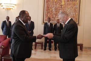 Le nouvel ambassadeur des USA Richard K. Bell pr&eacute;sente ses lettres de cr&eacute;ances au pr&eacute;sident Alassane Ouattara
