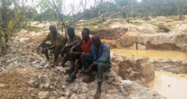 Des orpailleurs clandestins appr&eacute;hend&eacute;s dans la for&ecirc;t de Go-Bodienou ( cr&eacute;dit AIP)