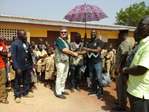 C&ocirc;te d&rsquo;Ivoire: CARE Internationale et la SIB offrent des infrastructures scolaires &agrave; Sin&eacute;matiali