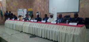 Les participants &agrave; un atelier international sur la modernisation des services postaux &agrave; Grand Bassam