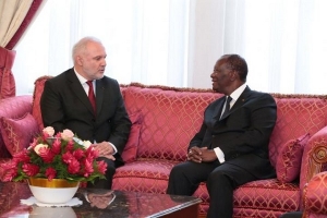 C&ocirc;te d&rsquo;Ivoire : trois nouveaux ambassadeurs pr&eacute;sentent leurs lettres de cr&eacute;ance &agrave; Ouattara