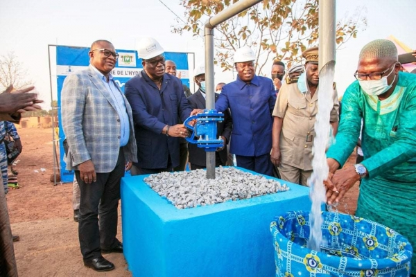 C&ocirc;te d'Ivoire/ Programme BID-UEMOA d&rsquo;Hydraulique et d&rsquo;Assainissement en milieu rural : les ministres Bouak&eacute; Fofana et Laurent Tchagba inaugurent un ch&acirc;teau d'eau &agrave; Kokaha