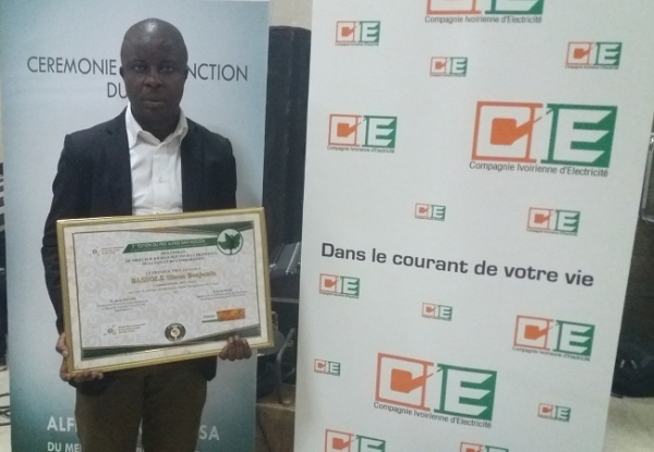 Le journaliste Benjamin Bassol&eacute;, vainqueur du prix Alfred Dan Moussa du meilleur journaliste pour la paix de la CEDEAO