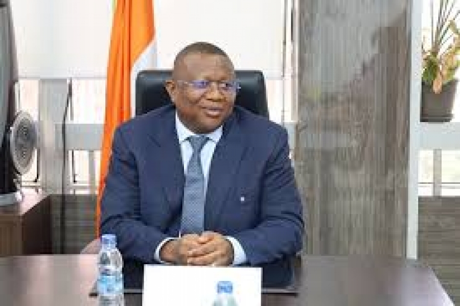 Côte d’Ivoire-Crise à l’UNJCI : le comité ad hoc chargé d’organiser le 12e congrès électif reçu par le ministre Amadou Coulibaly