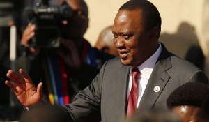 Premier d&eacute;placement officiel du pr&eacute;sident kenyan Uhuru Kenyatta en C&ocirc;te d'Ivoire, en mars