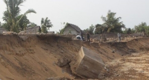 Le ph&eacute;nom&egrave;ne de l'&eacute;rosion &agrave; Lahou-Kpanda (ph d'archives)