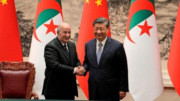 Xi Jinping et le pr&eacute;sident alg&eacute;rien &eacute;changent des f&eacute;licitations suite au lancement r&eacute;ussi d'un satellite alg&eacute;rien