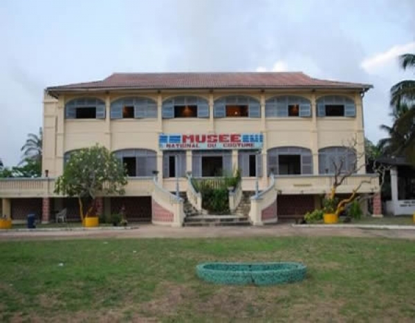 C&ocirc;te d&rsquo;Ivoire-Coop&eacute;ration : 21 millions de l&rsquo;ambassade des USA au Mus&eacute;e du costume de Grand-Bassam