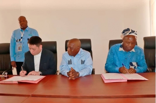 C&ocirc;te d'Ivoire-Transformation du caoutchouc : la Chine signe une convention pour l&rsquo;implantation d&rsquo;une usine &agrave; Danan&eacute;