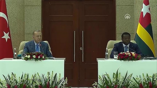 Togo : Le Pr&eacute;sident Erdogan accueilli par une c&eacute;r&eacute;monie officielle