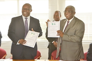 La Banque africaine de d&eacute;veloppement (BAD) a octroy&eacute; &agrave; la Chambre de Commerce et d&rsquo;Industrie de C&ocirc;te d&rsquo;Ivoire (CCI) un don de 300 millions F CFA pour le financement de  petites et moyennes entreprises (PME), dans le cadre d&rsquo;un projet d&eacute;nomm&eacute; &laquo; champion &raquo;