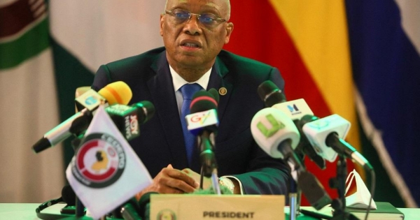 Burkina: la CEDEAO &ldquo;inqui&egrave;te&rdquo; de la transition