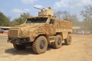 Des soldats ivoiriens ont fait une d&eacute;monstration avec le Titus au terme d'une formation