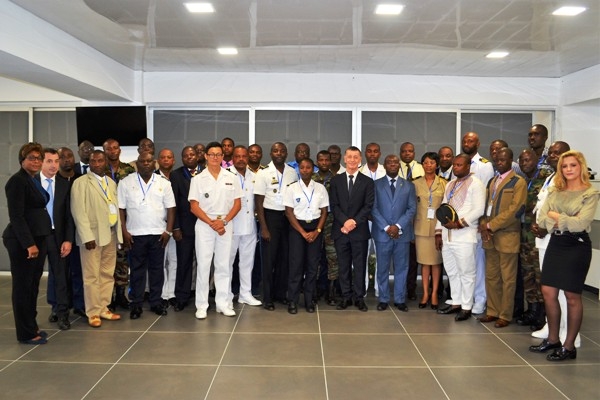Les participants au stage de formation sur la lutte contre la cybercriminalit&eacute; maritime du 22 au 24 mai 2017 &agrave; Abidjan-H&ocirc;tel Le Vaisseau(Angr&eacute;-Cocody). 