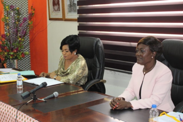 La ministre Mariatou Kon&eacute; (&agrave; droite) et son homologue congolais de la Promotion et de l'Int&eacute;gration de la Femme, Ines Bertile Nefer Ingani (&agrave; gauche)