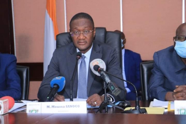 Paiement des imp&ocirc;ts et taxes : le ministre Moussa Sanogo lance une campagne de contr&ocirc;le des re&ccedil;us et quittances sur le territoire national