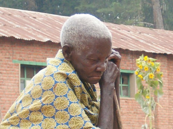 Sant&eacute;-Promotion la prise en charge des personnes &acirc;g&eacute;es en Afrique : Il y a urgence!