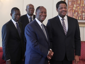 Le Pr&eacute;sident ivoirien et le Pr&eacute;sident de la Commission de la CEDEAO (Archives)