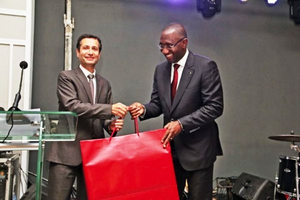 Le pr&eacute;sident du Groupe Banque Centrale Populaire(BCP) du Maroc, Mohamed Benchaaboun, a rendu un hommage &agrave; Souleymane Diarrassouba, l&rsquo;ex-directeur g&eacute;n&eacute;ral de sa filiale Atlantic Business International (ABI)