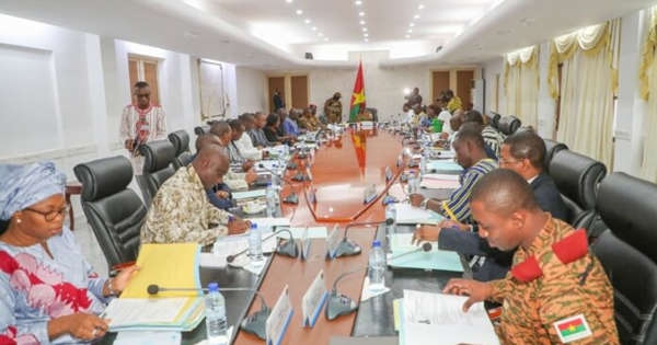Burkina: Salaires des ministres revus &agrave; la baisse