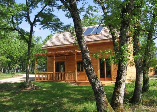 Vue d'un village eco-touristique (Image d'archive)