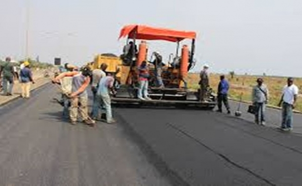 Un chantier routier en C&ocirc;te d'Ivoire