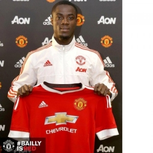 Le d&eacute;fenseur ivoirien Eric bally jouera pour Manchester United l'an prochain