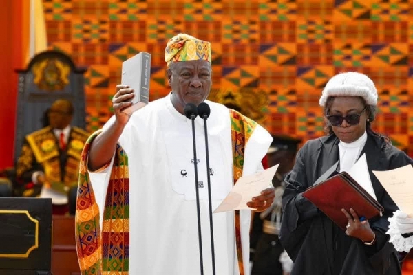 Ghana-Investiture : John Dramani Mahama a pr&ecirc;t&eacute; serment