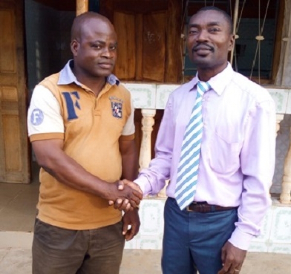 Le patron du cabinet SEB Babe Patrick (&agrave; droite)