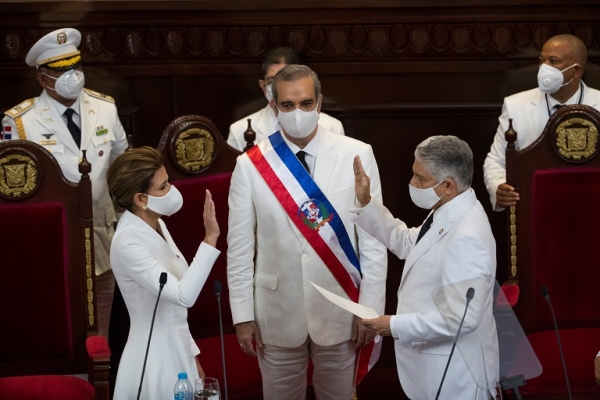 R&eacute;publique dominicaine: le nouveau pr&eacute;sident a pr&ecirc;t&eacute; serment