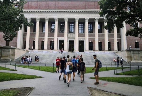 USA: Les &eacute;tudiants &eacute;trangers menac&eacute;s d'expulsion