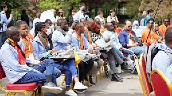 De jeunes Africains ach&egrave;vent un programme d'entrepreneuriat en Chine