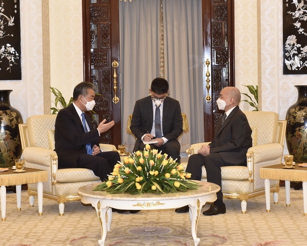 Xi se dit impatient de cimenter l'amiti&eacute; et de promouvoir la coop&eacute;ration avec le Cambodge