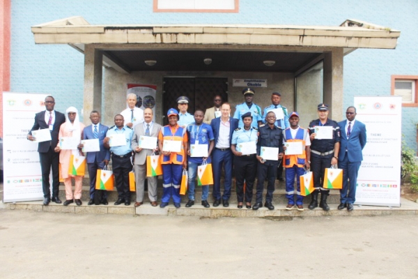 C&ocirc;te d'Ivoire/ Professionnalisation de la gestion de crise : 16 Cadres de la protection civile de huit pays d&rsquo;Afrique francophone re&ccedil;oivent leur dipl&ocirc;me de formation