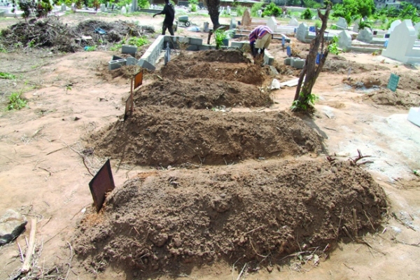 C&ocirc;te d&rsquo;Ivoire-Insolite : Bagarre rang&eacute;e &agrave; un enterrement au cimeti&egrave;re pour une affaire de femme