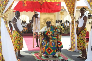 C&ocirc;te d&rsquo;Ivoire : Le peuple Alladian f&ecirc;te son nouveau chef avec la Grande Chanceli&egrave;re Henriette Dagry Diabat&eacute;