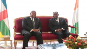 Le Pr&eacute;sident Ouattara et son homologue centrafricain, Faustin Archange Touadera