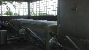 Une vue du four de sechage de poisson offert aux femmes de Guessabo par le PNUD