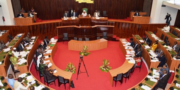 C&ocirc;te d&rsquo;Ivoire :  les d&eacute;put&eacute;s adoptent neuf projets de loi