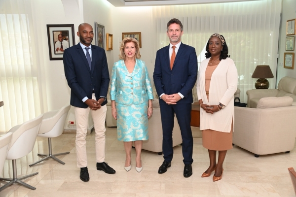 C&ocirc;te d&rsquo;Ivoire-Lutte contre le cancer infantile : Dominique Ouattara re&ccedil;oit le Directeur G&eacute;n&eacute;ral de l&rsquo;Institut Europ&eacute;en de Canc&eacute;rologie d&rsquo;Abidjan