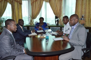 Rencontre entre la directrice centrale de l&rsquo;Agence Ivoirienne de Presse (AIP) et le directeur l&rsquo;Agence d&rsquo;information du Burkina Faso (AIB), le lundi 1er ao&ucirc;t 2016 au si&egrave;ge de l&rsquo;AIP