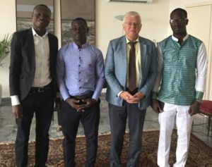 &rsquo;Ambassadeur allemand Claus Bernard Auer et les trois premiers assistants en langue bavaroise