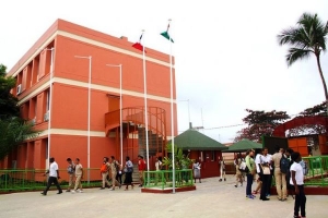 Le lyc&eacute;e international fran&ccedil;ais "Jean Mermoz" &agrave; Abidjan, situ&eacute; dans la commune de Cocody